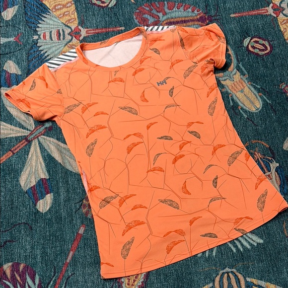 Helly Hansen Graphic Orange Performance T-Shirt with Leaf Pattern M - Picture 1 of 4